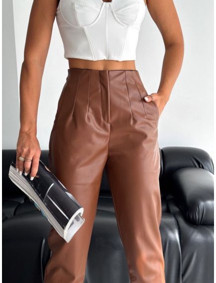 Pantaloni imitatie piele vatuiti, cu talie inalta si pense, en-gross Pantaloni imitatie piele vatuiti, cu talie inalta si pense, en-gross