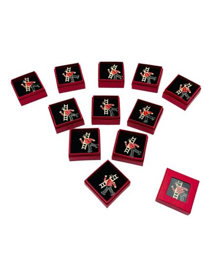 Set 24 Brose Martisor in cutiuta cu fereastra, 5×5cm, Cosar Norocos, model 2024, en-gros Set 24 Brose Martisor in cutiuta cu fereastra, 5×5cm, Cosar Norocos, model 2024, en-gros