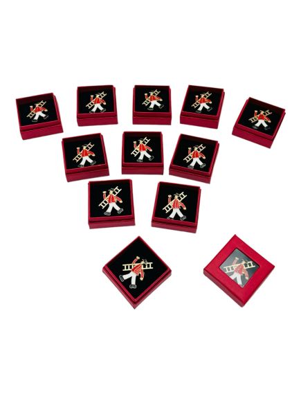 Set 24 Brose Martisor in cutiuta cu fereastra, 5×5cm, Cosar Norocos, model 2024, en-gros Set 24 Brose Martisor in cutiuta cu fereastra, 5×5cm, Cosar Norocos, model 2024, en-gros