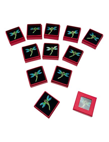 Set 24 Brose Martisor in cutiuta cu fereastra, 5×5cm, Libelula Albastra, model 2024, en-gros Set 24 Brose Martisor in cutiuta cu fereastra, 5×5cm, Libelula Albastra, model 2024, en-gros