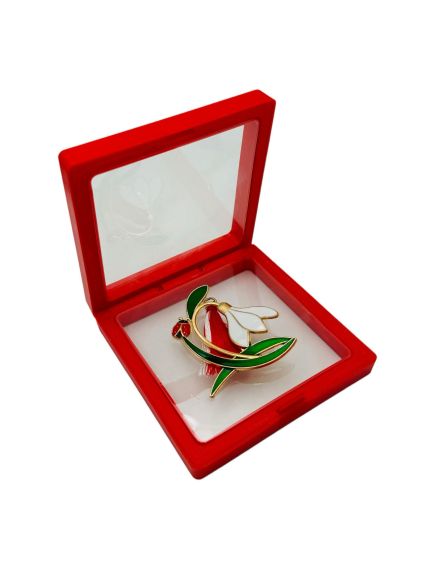 Brosa Martisor En-gros, Ghiocel Gingas in cutie cu expunere 3D, 8.5×8.5×2cm Brosa Martisor En-gros, Ghiocel Gingas in cutie cu expunere 3D, 8.5×8.5×2cm