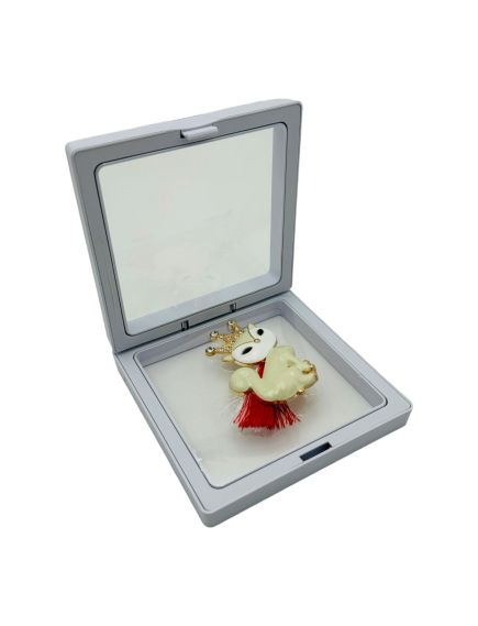Brosa Martisor En-gros, Pisica Imperiala in cutie cu expunere 3D, 8.5×8.5×2cm Brosa Martisor En-gros, Pisica Imperiala in cutie cu expunere 3D, 8.5×8.5×2cm