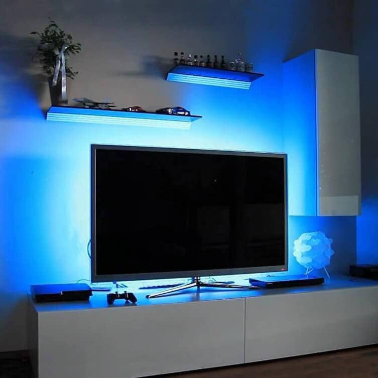 Banda LED Ambilight pentru iluminare fundal TV cu telecomanda si alimentare USB Banda LED Ambilight pentru iluminare fundal TV cu telecomanda si alimentare USB
