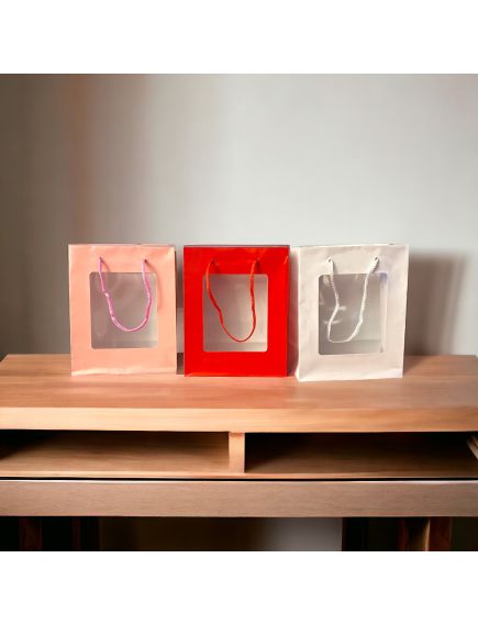 Punga cadou C08 engros Set douasprezece bucati punga cadou, din carton, cu fereastra, culoare rosie, 15x12x6cm Punga cadou C08 engros Set douasprezece bucati punga cadou, din carton, cu fereastra, culoare rosie, 15x12x6cm