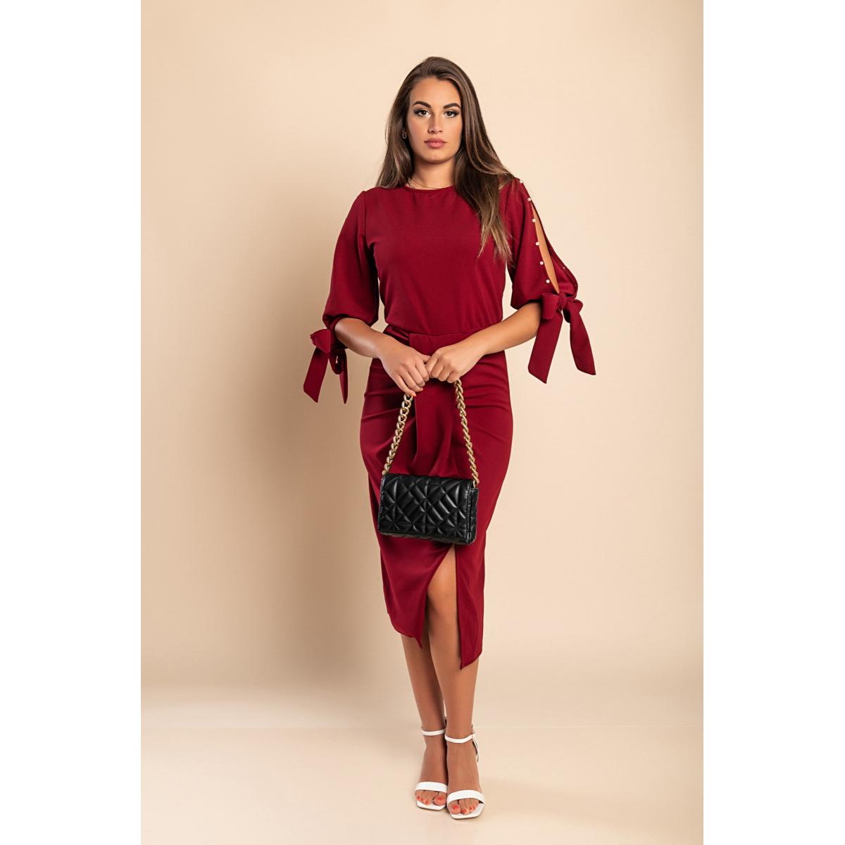 Rochie Midi Elegantă Cu Guler Rotund Mâneci 3/4 Cu Fantă Și Margele Decorative Peppina, Visiniu Rochie Midi Elegantă Cu Guler Rotund Mâneci 3/4 Cu Fantă Și Margele Decorative Peppina, Visiniu