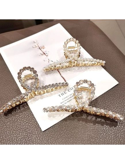 En-gros Cleste pentru par model deosebit, stilizat cu perle si strasuri albe, Auriu, Metalic, marime medie En-gros Cleste pentru par model deosebit, stilizat cu perle si strasuri albe, Auriu, Metalic, marime medie