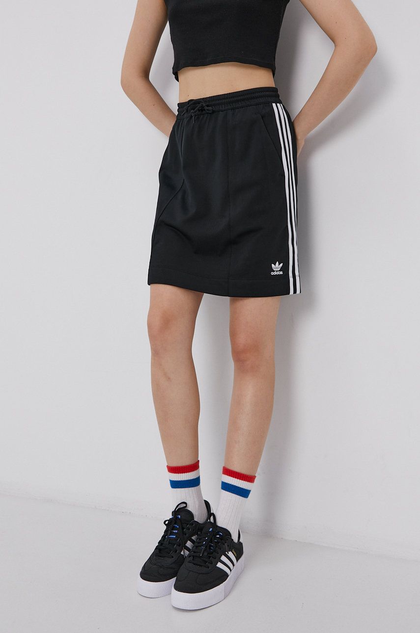 adidas Originals Fustă H37774 culoarea negru, mini, model drept H37774-BLACK adidas Originals Fustă H37774 culoarea negru, mini, model drept H37774-BLACK