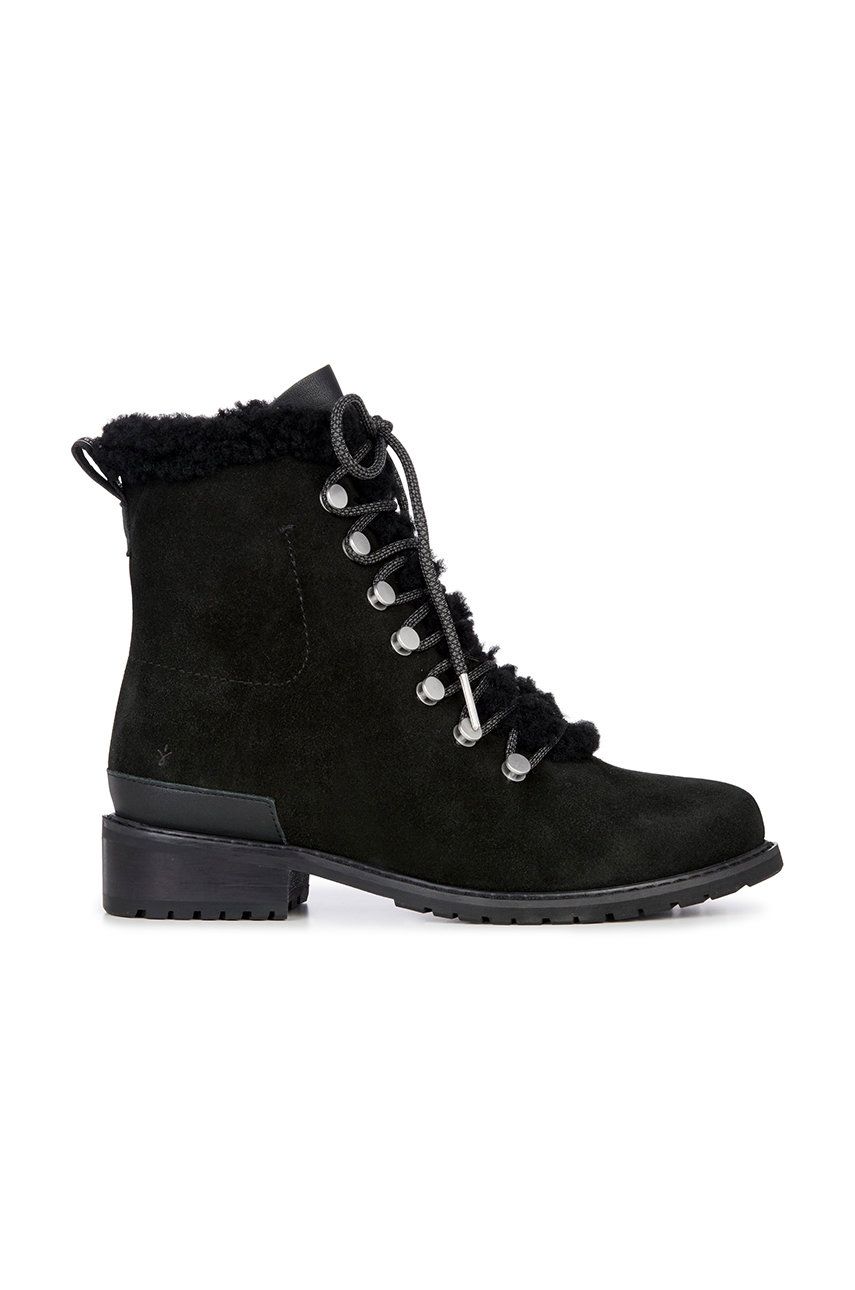 Emu Australia cizme din piele intoarsa Billington femei, culoarea negru, cu toc plat, izolat Emu Australia cizme din piele intoarsa Billington femei, culoarea negru, cu toc plat, izolat