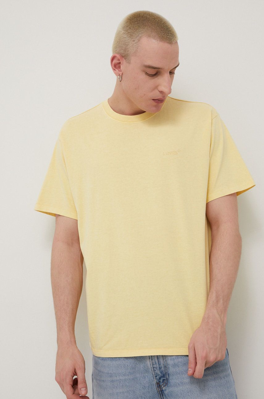 Levi's tricou din bumbac culoarea galben, uni A0637.0024-YellowsOra Levi's tricou din bumbac culoarea galben, uni A0637.0024-YellowsOra