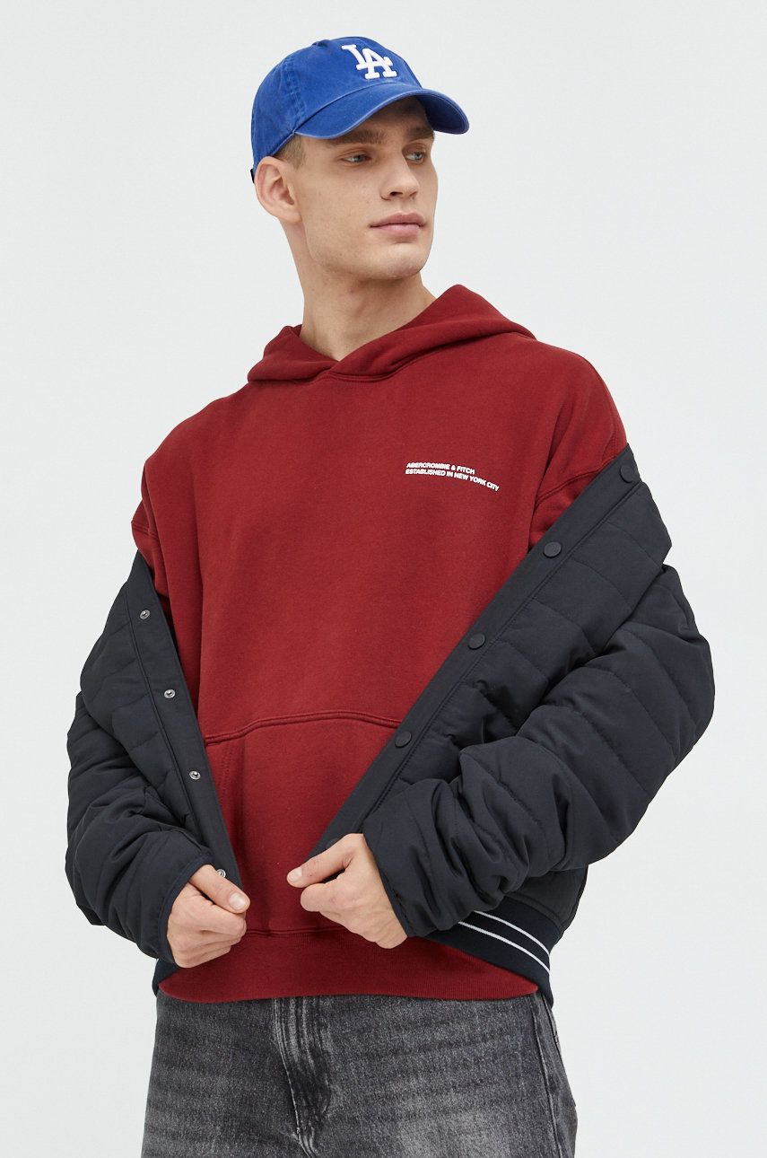 Abercrombie & Fitch bluza barbati, culoarea bordo, cu glugă, cu imprimeu Abercrombie & Fitch bluza barbati, culoarea bordo, cu glugă, cu imprimeu