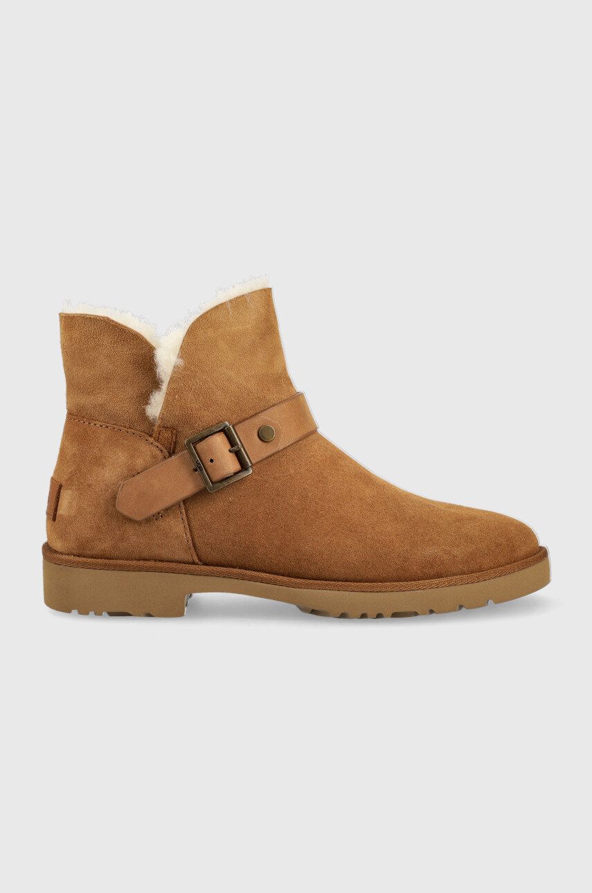 UGG cizme din piele intoarsa W Romely Short Buckle femei, culoarea maro, cu toc plat, izolat UGG cizme din piele intoarsa W Romely Short Buckle femei, culoarea maro, cu toc plat, izolat