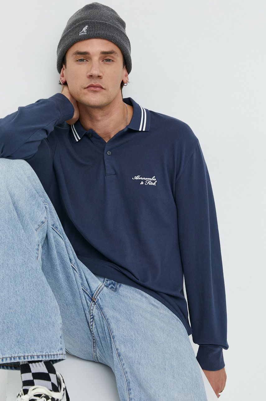 Abercrombie & Fitch longsleeve barbati, culoarea albastru marin, neted Abercrombie & Fitch longsleeve barbati, culoarea albastru marin, neted