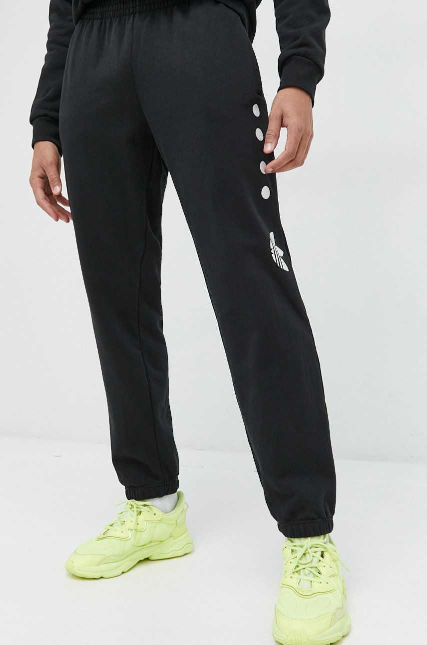 adidas Originals pantaloni de trening din bumbac barbati, culoarea negru, cu imprimeu adidas Originals pantaloni de trening din bumbac barbati, culoarea negru, cu imprimeu