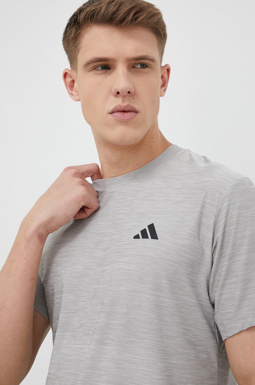 adidas Performance tricou de antrenament Training Essential culoarea gri, melanj IC7416 adidas Performance tricou de antrenament Training Essential culoarea gri, melanj IC7416