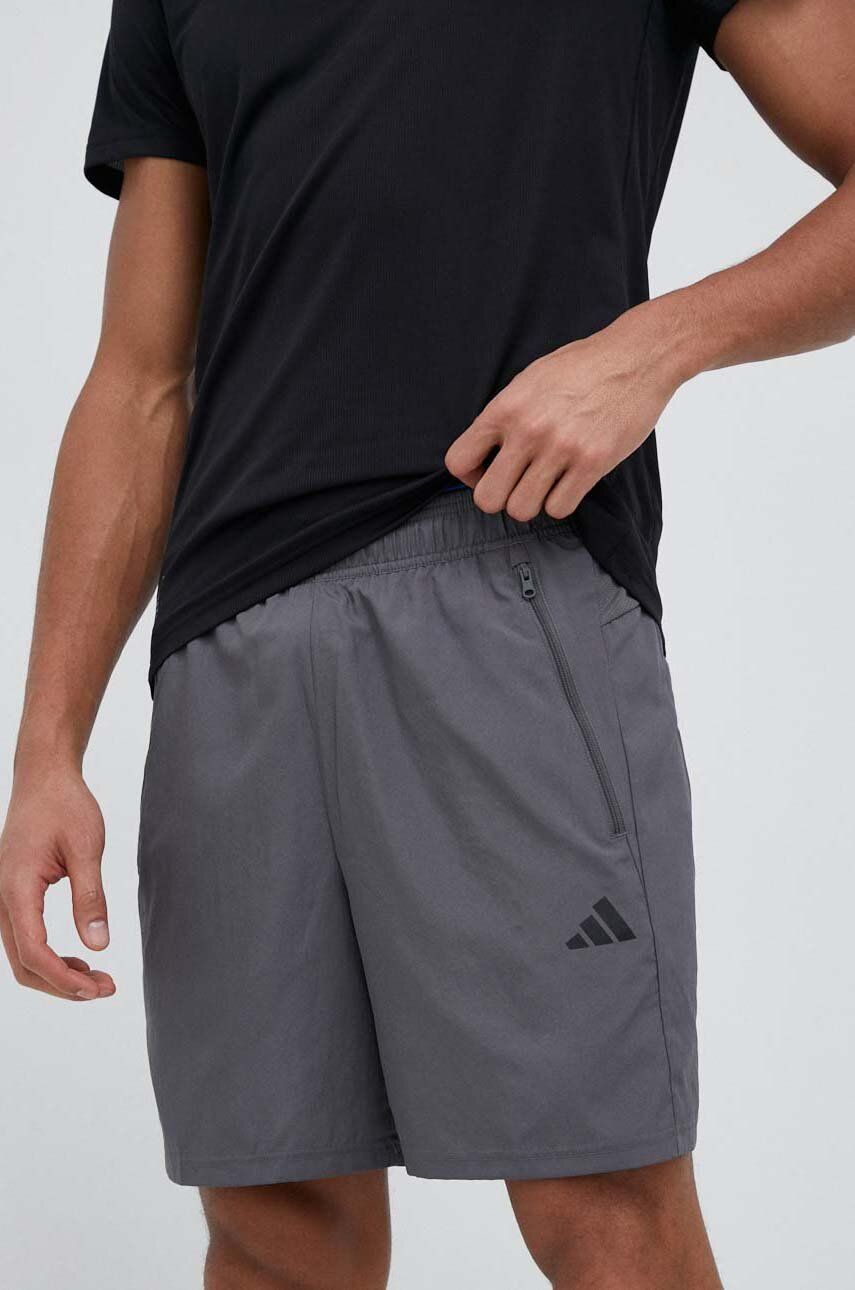 adidas Performance pantaloni scurți de antrenament Train Essentials culoarea gri IC6978 adidas Performance pantaloni scurți de antrenament Train Essentials culoarea gri IC6978