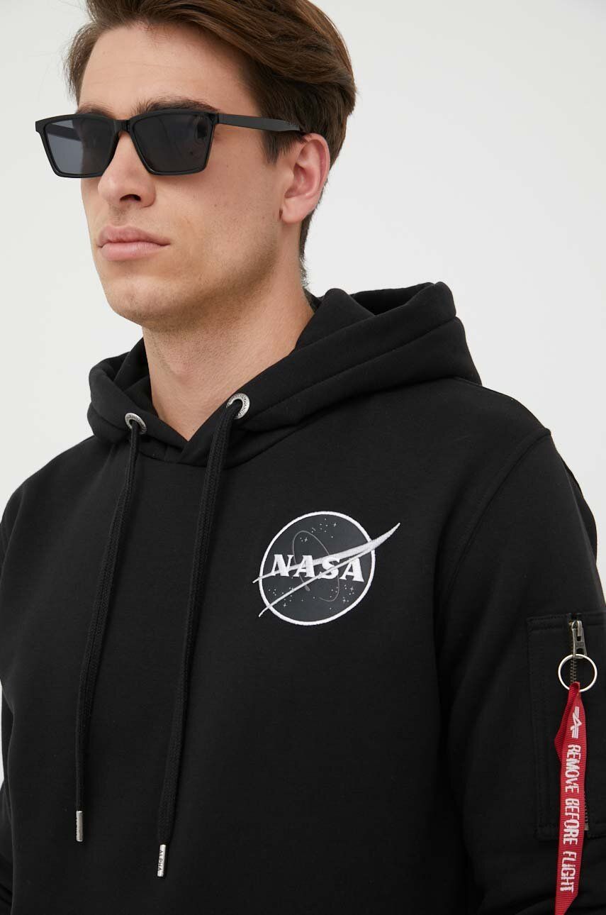 Alpha Industries bluză x Nasa Dark Side Hoody bărbați, culoarea negru, cu glugă, cu imprimeu 108337.285 Alpha Industries bluză x Nasa Dark Side Hoody bărbați, culoarea negru, cu glugă, cu imprimeu 108337.285