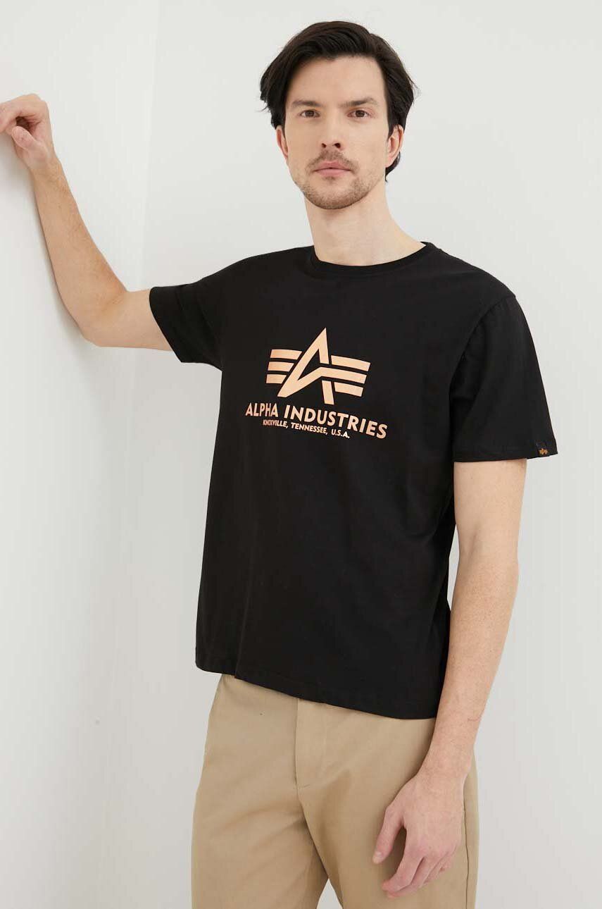 Alpha Industries tricou din bumbac Basic T-Shirt Foil Print culoarea negru, cu imprimeu 100501FP.365-BlackGold Alpha Industries tricou din bumbac Basic T-Shirt Foil Print culoarea negru, cu imprimeu 100501FP.365-BlackGold