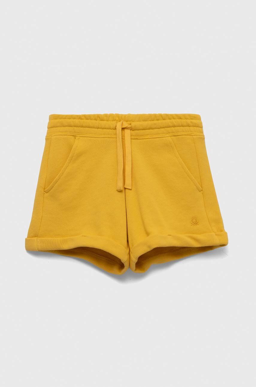United Colors of Benetton pantaloni scurți din bumbac pentru copii culoarea galben, neted, talie reglabila United Colors of Benetton pantaloni scurți din bumbac pentru copii culoarea galben, neted, talie reglabila