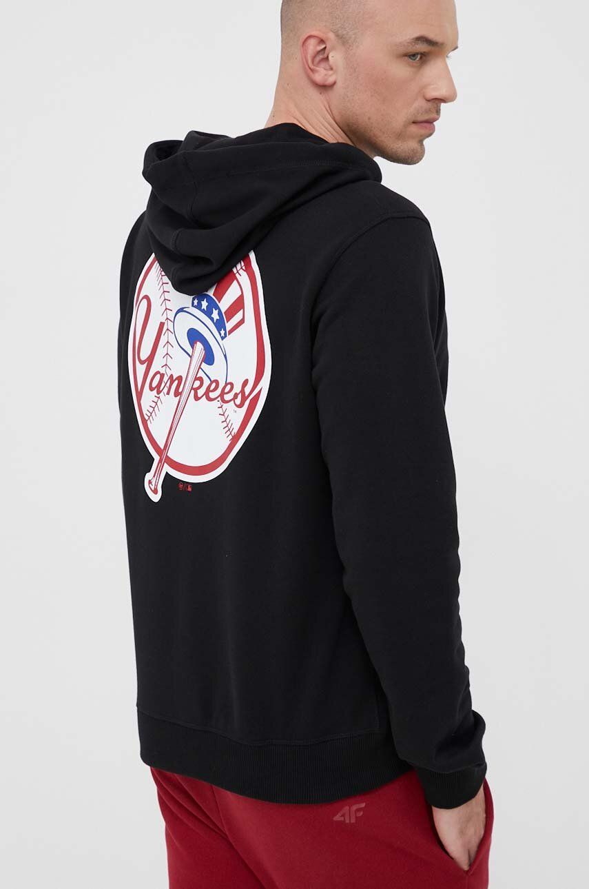 47brand bluza MLB New York Yankees barbati, culoarea negru, cu glugă, cu imprimeu 47brand bluza MLB New York Yankees barbati, culoarea negru, cu glugă, cu imprimeu