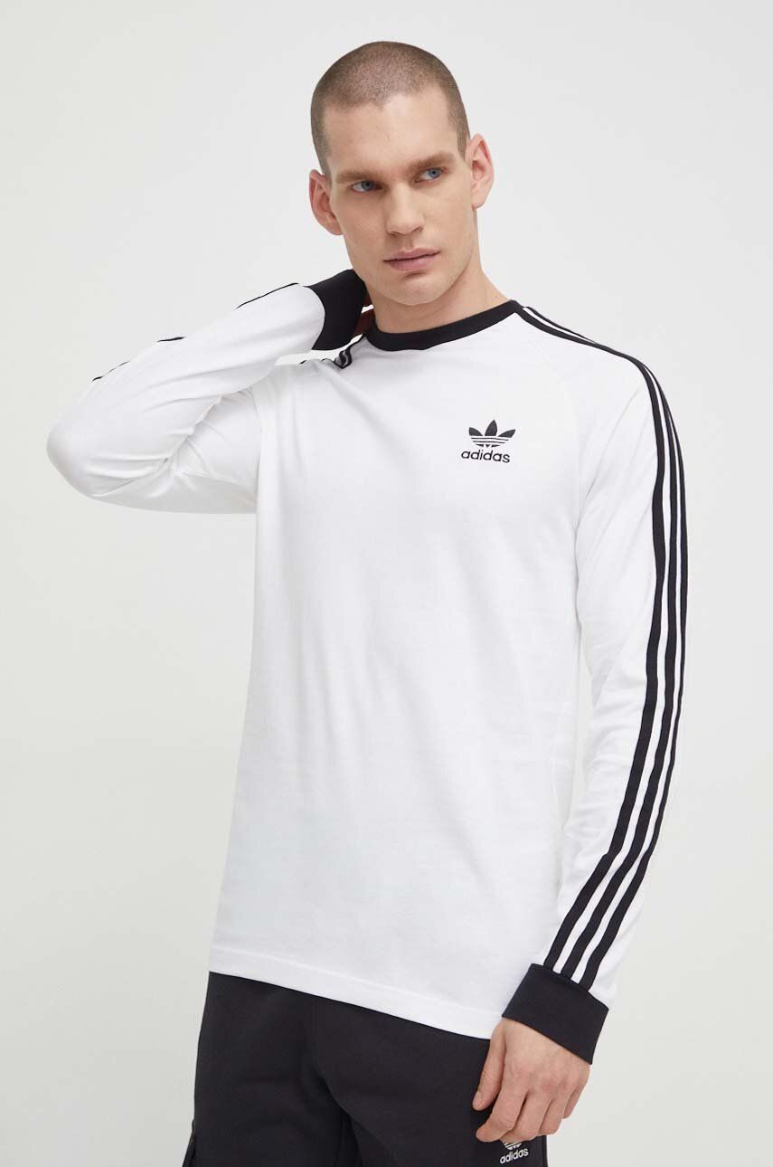 adidas Originals longsleeve din bumbac culoarea alb, cu model IA4879 adidas Originals longsleeve din bumbac culoarea alb, cu model IA4879