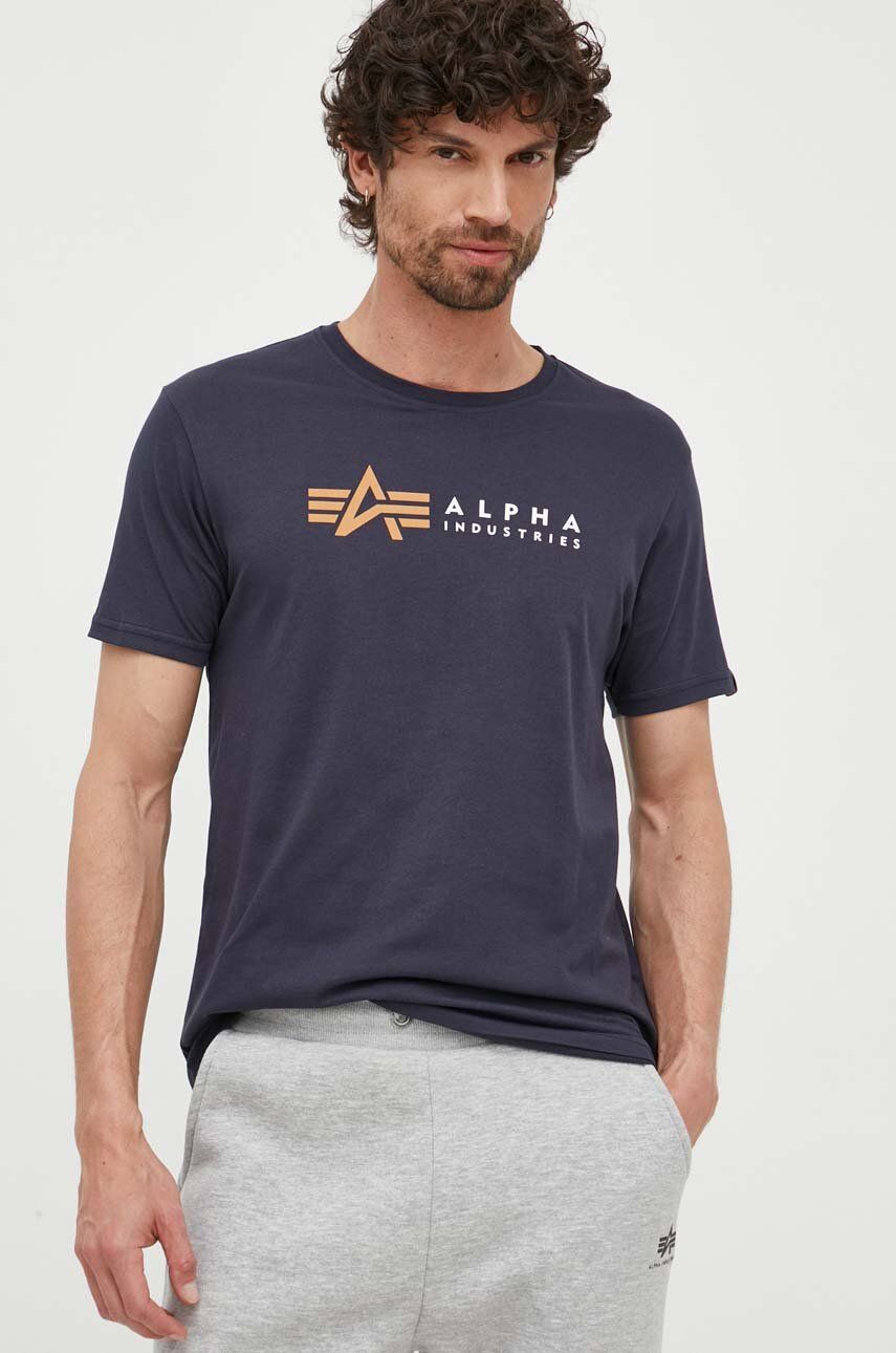 Alpha Industries tricou din bumbac Koszulka Alpha Industries Alpha Label T 118502 07 culoarea bleumarin, cu imprimeu 118502.07-navy Alpha Industries tricou din bumbac Koszulka Alpha Industries Alpha Label T 118502 07 culoarea bleumarin, cu imprimeu 118502.07-navy