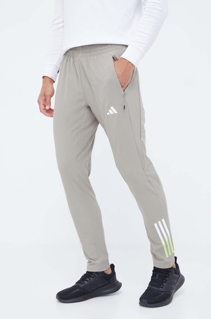 adidas Performance pantaloni de antrenament Train Icons culoarea verde, cu imprimeu adidas Performance pantaloni de antrenament Train Icons culoarea verde, cu imprimeu