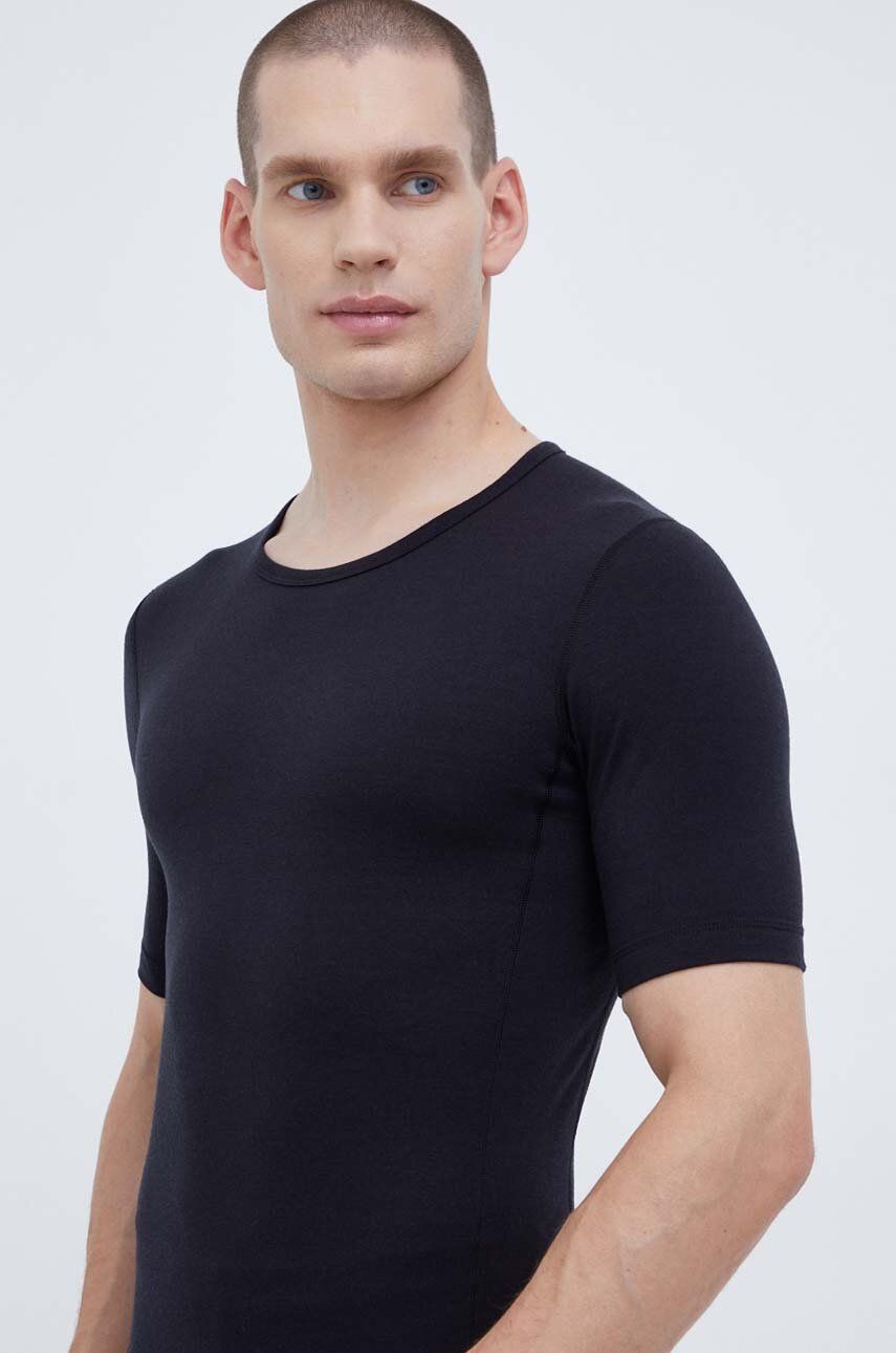 adidas TERREX tricou funcțional TERREX Xperior Merino 200 culoarea negru HZ8555 adidas TERREX tricou funcțional TERREX Xperior Merino 200 culoarea negru HZ8555