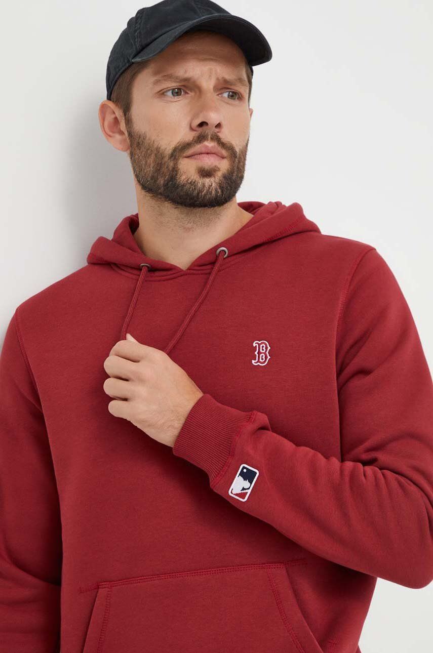 47brand bluza MLB Boston Red Sox barbati, culoarea rosu, cu glugă, neted 47brand bluza MLB Boston Red Sox barbati, culoarea rosu, cu glugă, neted