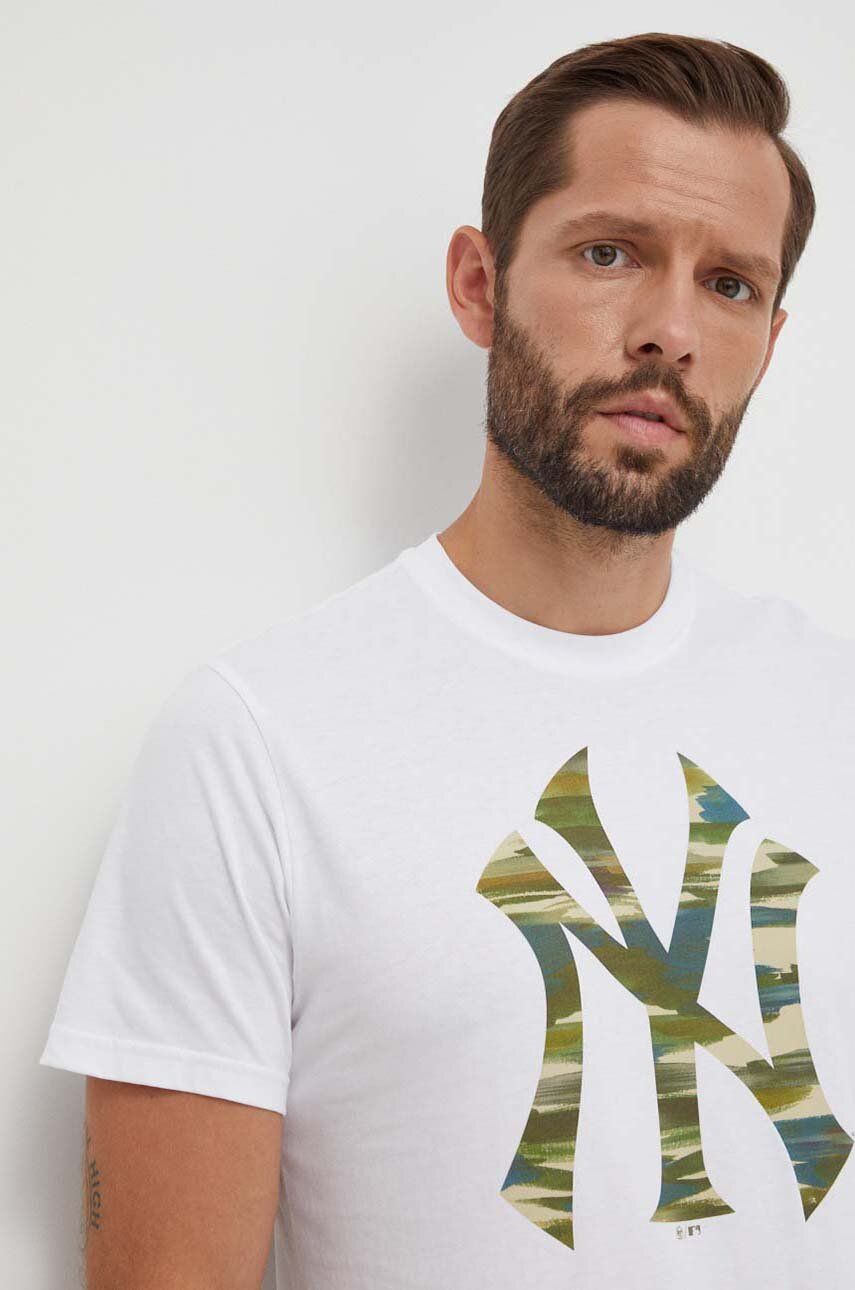47brand tricou din bumbac MLB New York Yankees barbati, culoarea alb, cu imprimeu 47brand tricou din bumbac MLB New York Yankees barbati, culoarea alb, cu imprimeu