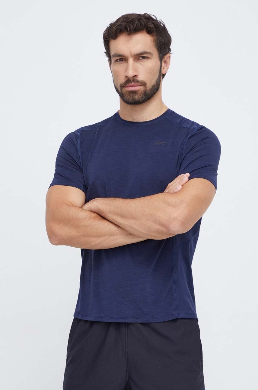 Reebok tricou de antrenament ActivChill culoarea albastru marin, neted Reebok tricou de antrenament ActivChill culoarea albastru marin, neted