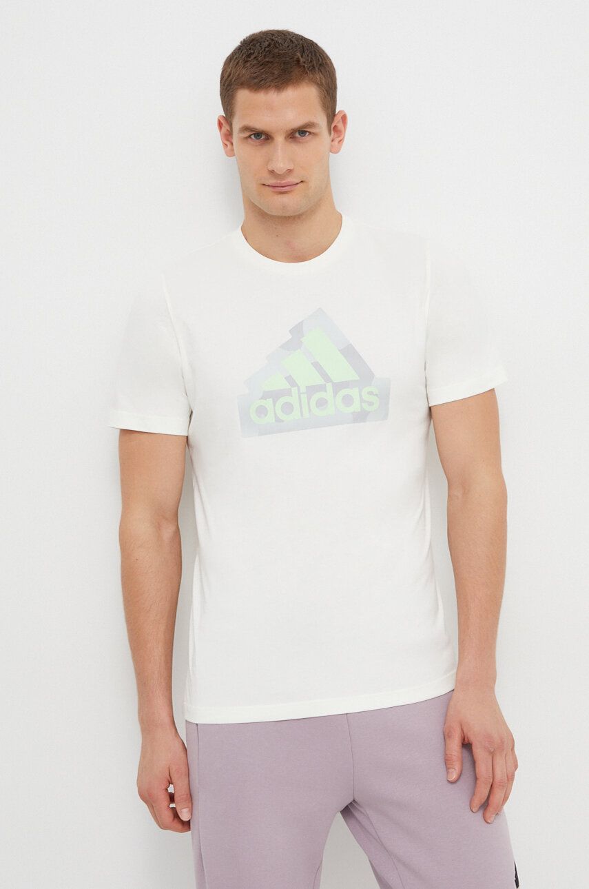 adidas tricou din bumbac bărbați, culoarea bej, cu imprimeu IN6234 adidas tricou din bumbac bărbați, culoarea bej, cu imprimeu IN6234