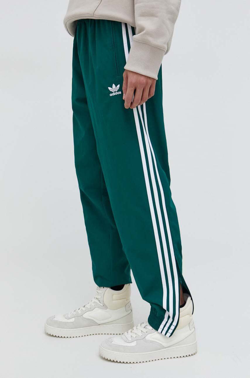 adidas Originals pantaloni de trening Adicolor Woven Firebird Track top culoarea verde, cu imprimeu, IT2497 adidas Originals pantaloni de trening Adicolor Woven Firebird Track top culoarea verde, cu imprimeu, IT2497