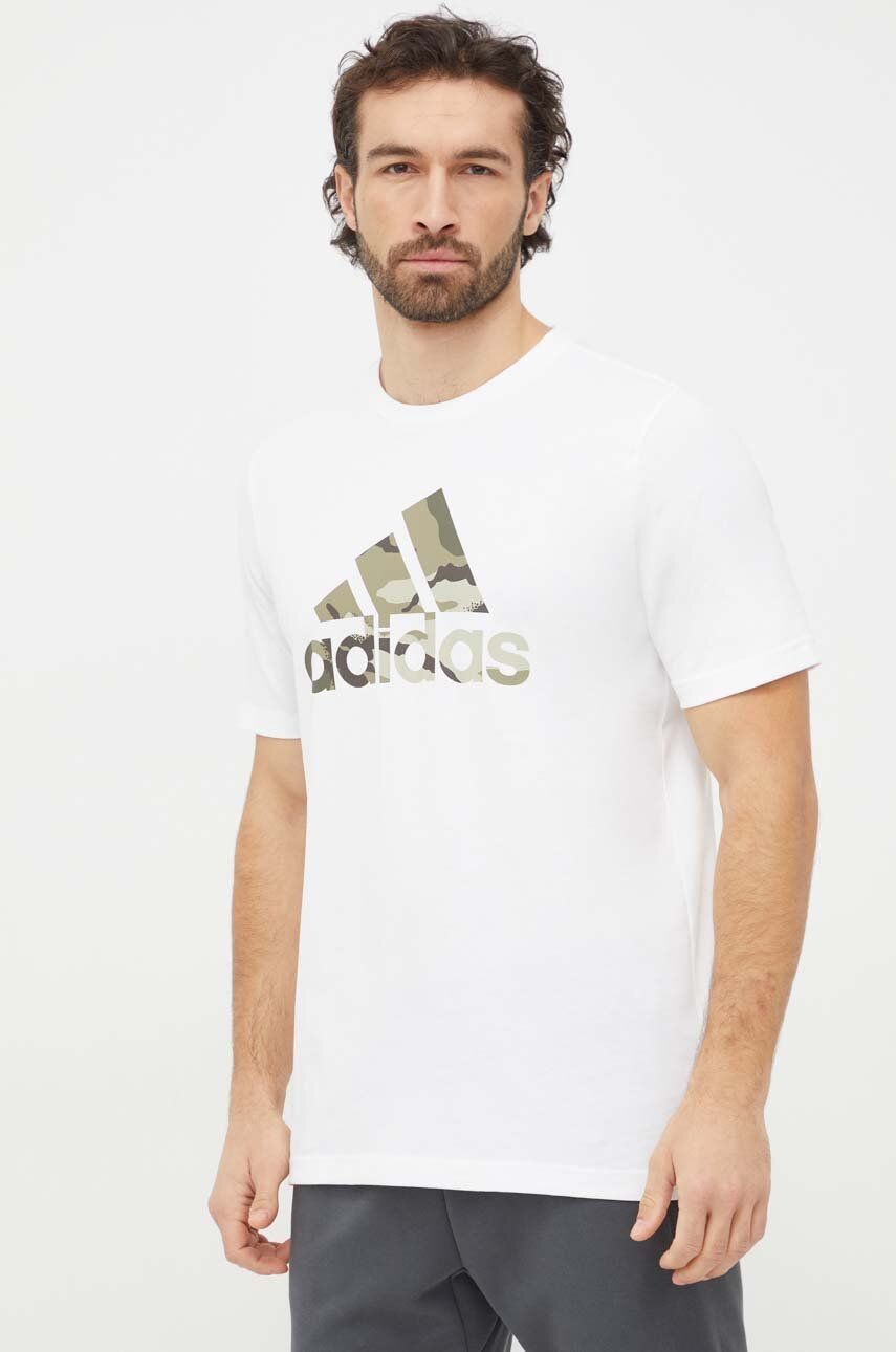 adidas tricou din bumbac bărbați, culoarea alb, cu imprimeu IN6472 adidas tricou din bumbac bărbați, culoarea alb, cu imprimeu IN6472