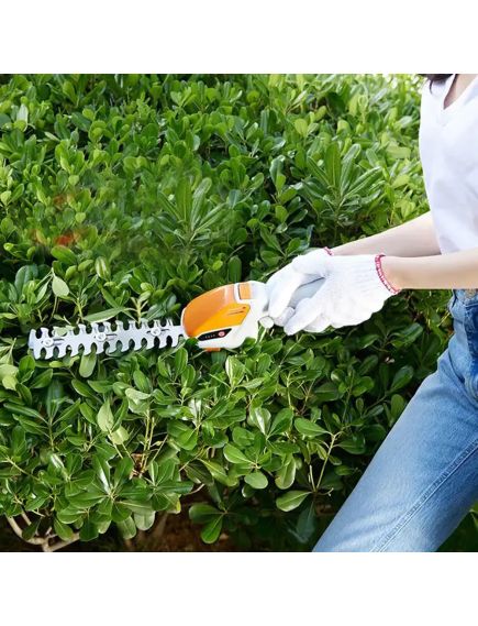 Foarfeca gradinarit electrica 2 in 1 acumulator, pentru tuns iarba, gard viu sau arbusti, ENGROS, 2 foarfeci Incluse, maner reglabil Inaltime Foarfeca gradinarit electrica 2 in 1 acumulator, pentru tuns iarba, gard viu sau arbusti, ENGROS, 2 foarfeci Incluse, maner reglabil Inaltime