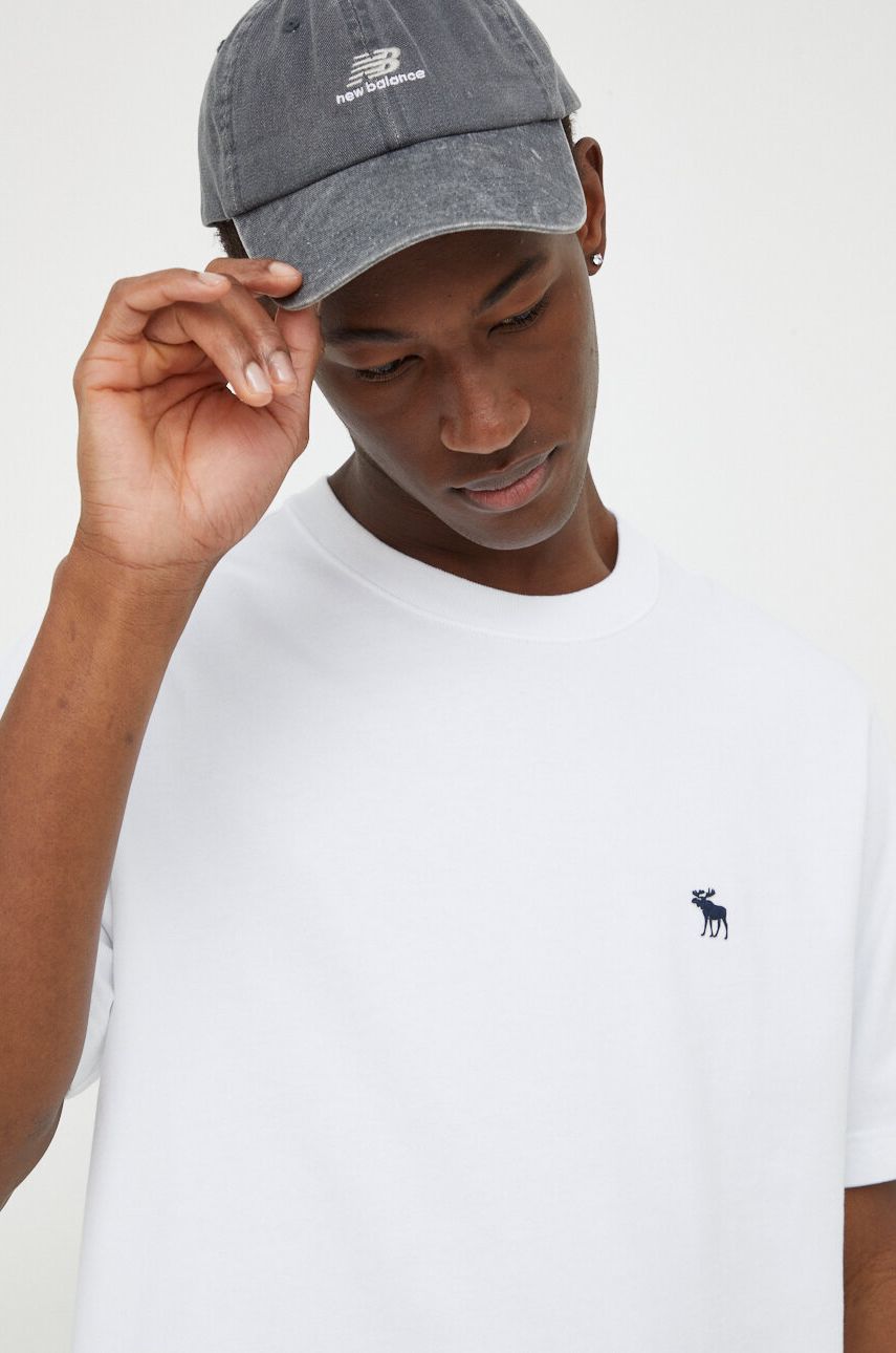 Abercrombie & Fitch tricou din bumbac barbati, culoarea alb, cu imprimeu Abercrombie & Fitch tricou din bumbac barbati, culoarea alb, cu imprimeu