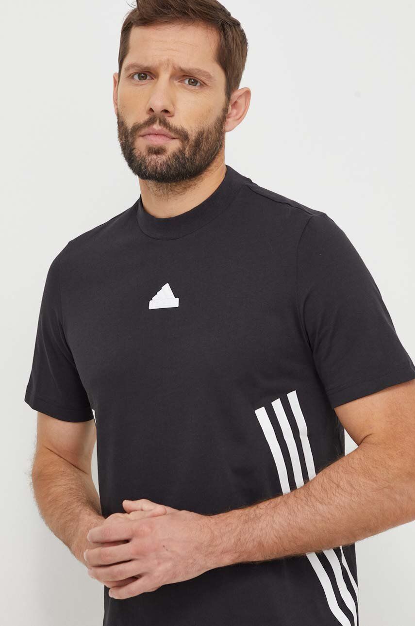 adidas tricou din bumbac bărbați, culoarea negru, cu imprimeu IX5196 adidas tricou din bumbac bărbați, culoarea negru, cu imprimeu IX5196