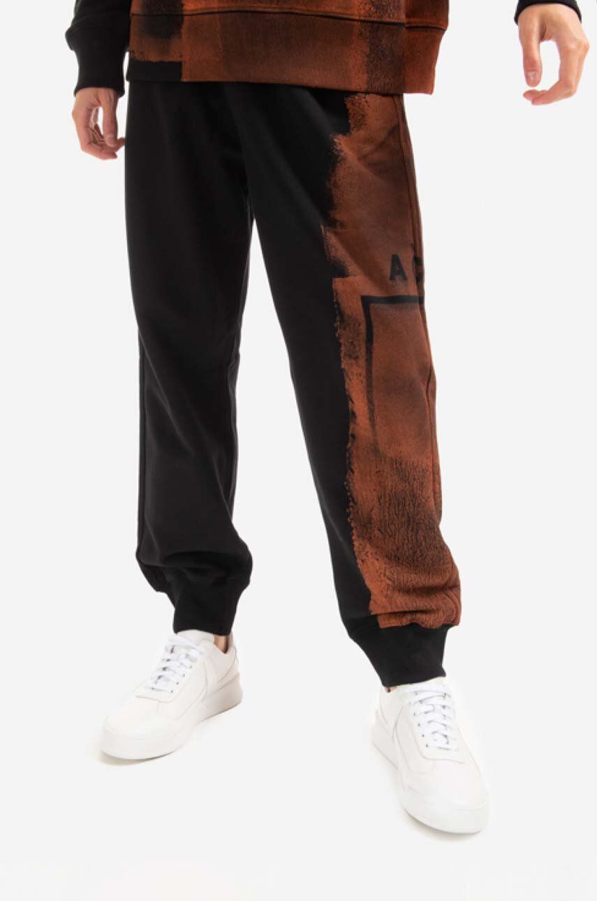 A-COLD-WALL* pantaloni de trening din bumbac Collage culoarea negru ACWMB097.-MIDGREY A-COLD-WALL* pantaloni de trening din bumbac Collage culoarea negru ACWMB097.-MIDGREY