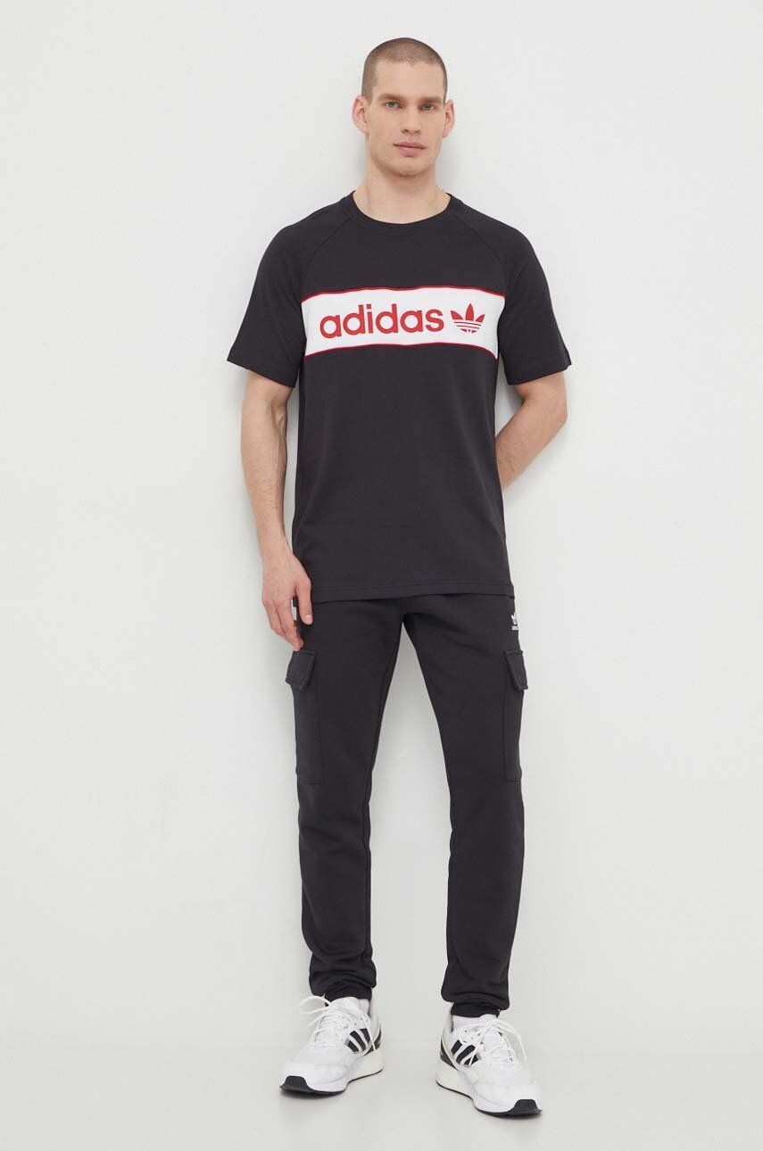 adidas Originals tricou din bumbac bărbați, culoarea negru, cu imprimeu IS1404 adidas Originals tricou din bumbac bărbați, culoarea negru, cu imprimeu IS1404
