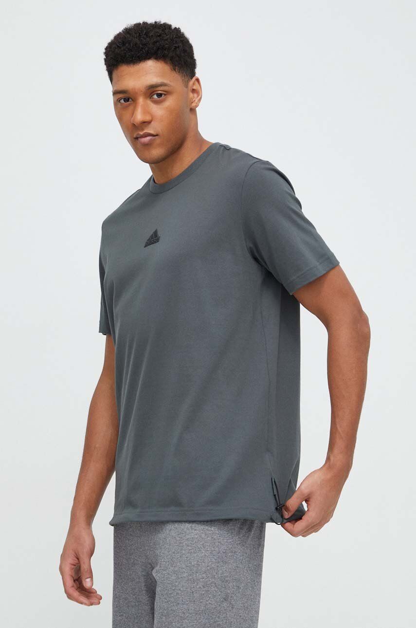 adidas tricou din bumbac bărbați, culoarea verde, cu imprimeu IN3709 adidas tricou din bumbac bărbați, culoarea verde, cu imprimeu IN3709