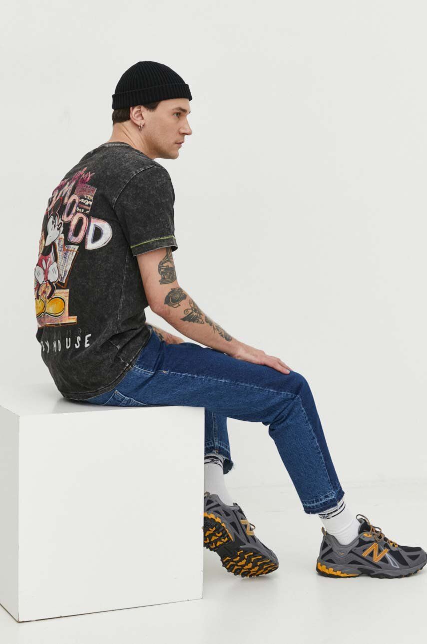 Desigual tricou din bumbac x Disney barbati, culoarea negru, modelator Desigual tricou din bumbac x Disney barbati, culoarea negru, modelator