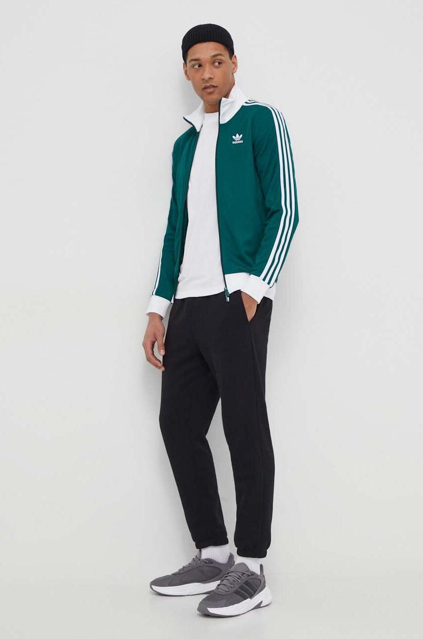 adidas Originals bluză bărbați, culoarea verde, cu imprimeu IP0417 adidas Originals bluză bărbați, culoarea verde, cu imprimeu IP0417