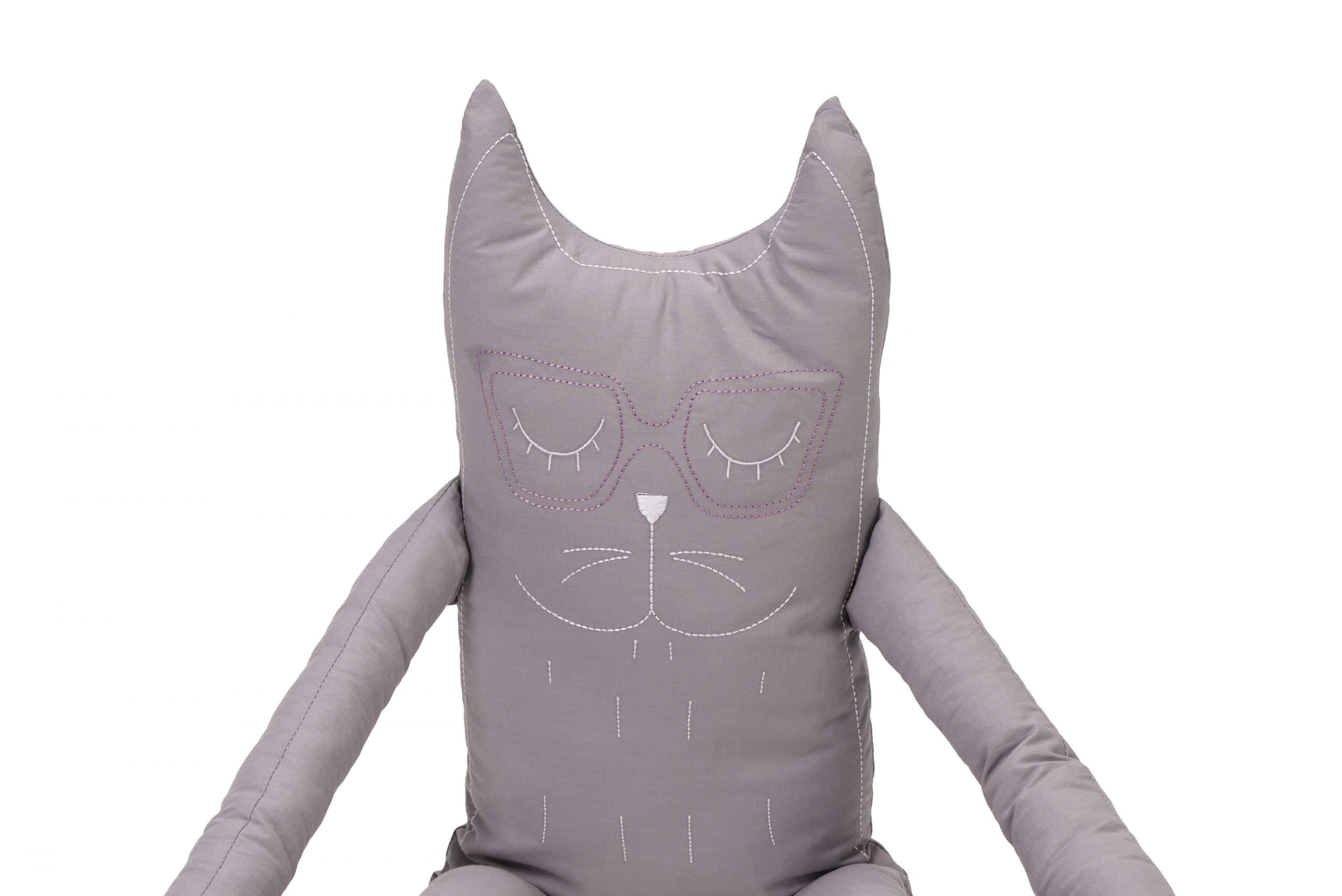 Perna in forma de pisica SomnArt, bumbac, umplutura lavanda, Gri Perna in forma de pisica SomnArt, bumbac, umplutura lavanda, Gri