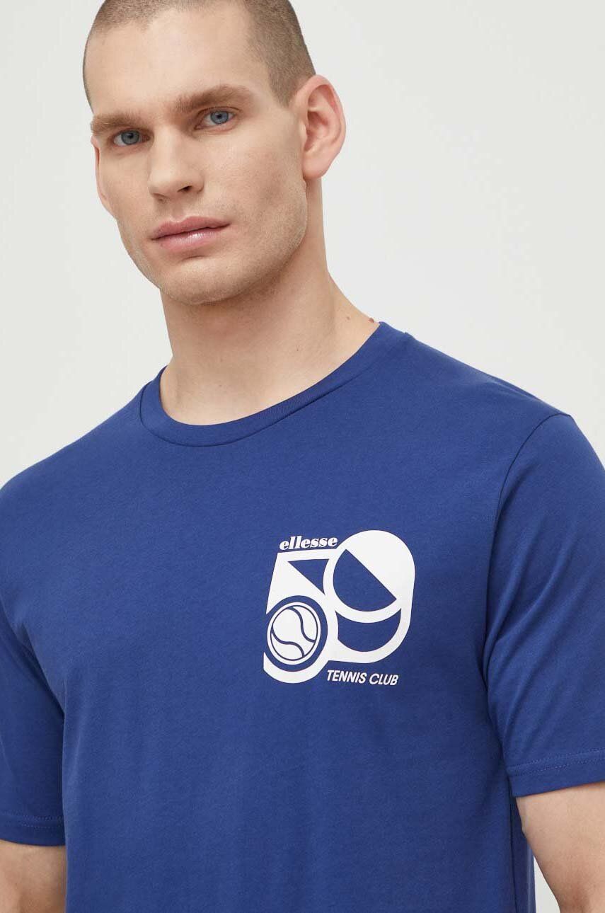 Ellesse tricou din bumbac Sport Club T-Shirt barbati, culoarea albastru marin, cu imprimeu, SHV20273 Ellesse tricou din bumbac Sport Club T-Shirt barbati, culoarea albastru marin, cu imprimeu, SHV20273