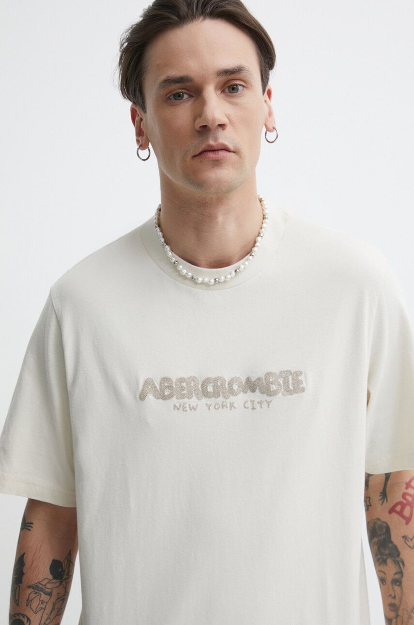 Abercrombie & Fitch tricou din bumbac barbati, culoarea bej, cu imprimeu Abercrombie & Fitch tricou din bumbac barbati, culoarea bej, cu imprimeu