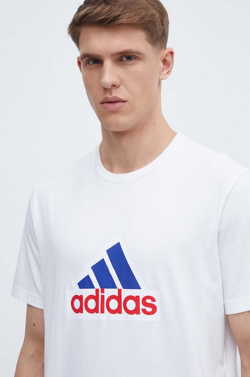 adidas tricou din bumbac barbati, culoarea alb, cu imprimeu, IS3234 adidas tricou din bumbac barbati, culoarea alb, cu imprimeu, IS3234