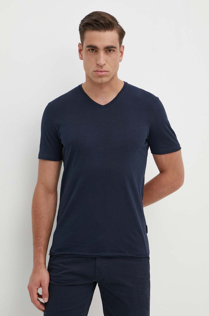 Sisley tricou din bumbac barbati, culoarea albastru marin, neted Sisley tricou din bumbac barbati, culoarea albastru marin, neted