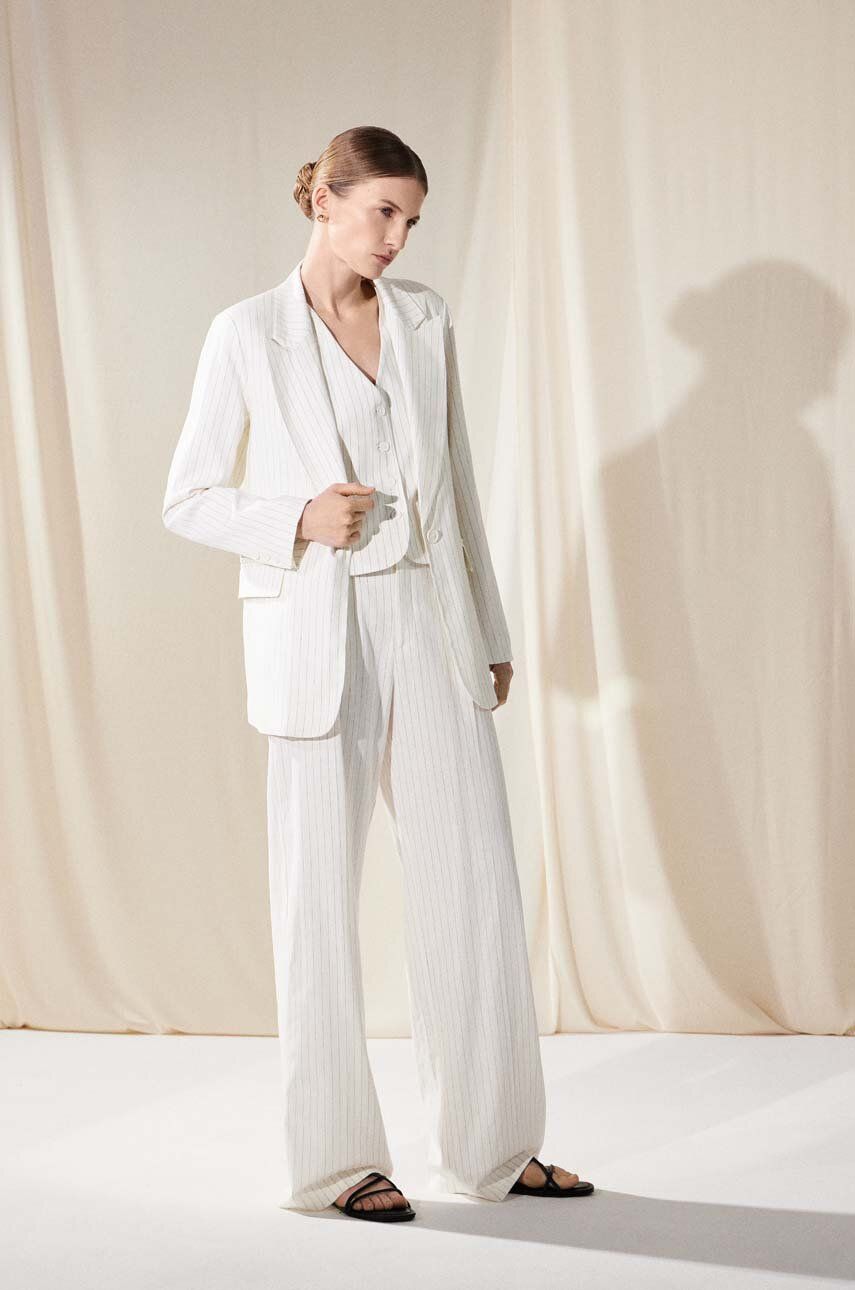 Answear Lab blazer din amestec de in culoarea alb, un singur rand de nasturi, modelator Answear Lab blazer din amestec de in culoarea alb, un singur rand de nasturi, modelator