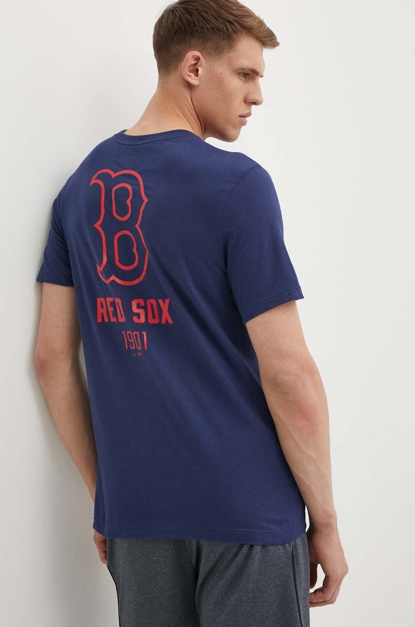 Nike tricou din bumbac Boston Red Sox barbati, culoarea albastru marin, cu imprimeu Nike tricou din bumbac Boston Red Sox barbati, culoarea albastru marin, cu imprimeu