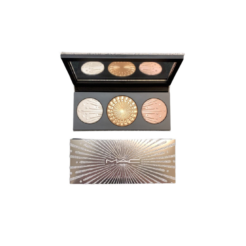 Paleta pudre iluminatoare MAC Flashing Ice Extra Dimension Skinfinish Trio Light Paleta pudre iluminatoare MAC Flashing Ice Extra Dimension Skinfinish Trio Light