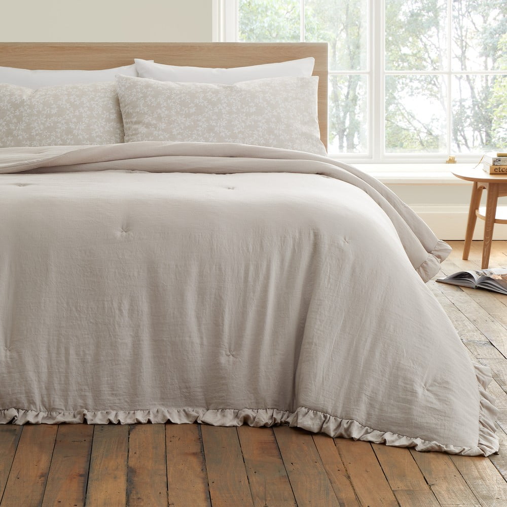 Cuvertură bej pentru pat dublu 220x230 cm Soft Washed Frill – Bianca Cuvertură bej pentru pat dublu 220x230 cm Soft Washed Frill – Bianca